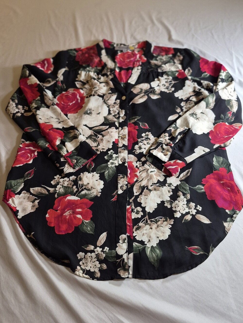 Fig & FloweFloral Button-Front Long Sleeve Shirt - Black with Red & Cream Blooms